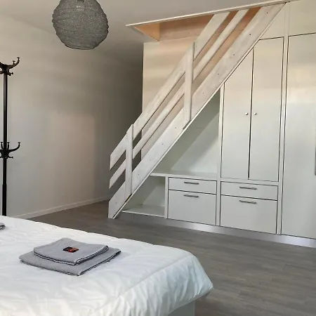 Triplex Heist: 3-slaapkamer Familieappartement 아파트 *